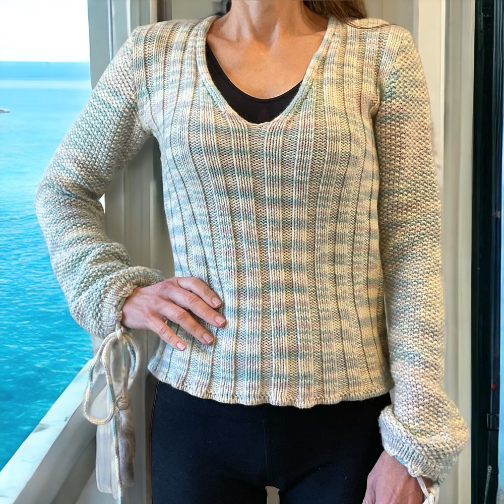 Missoni V-neck pastel sweater, fur tassel ties, classic and trending, Sz Small